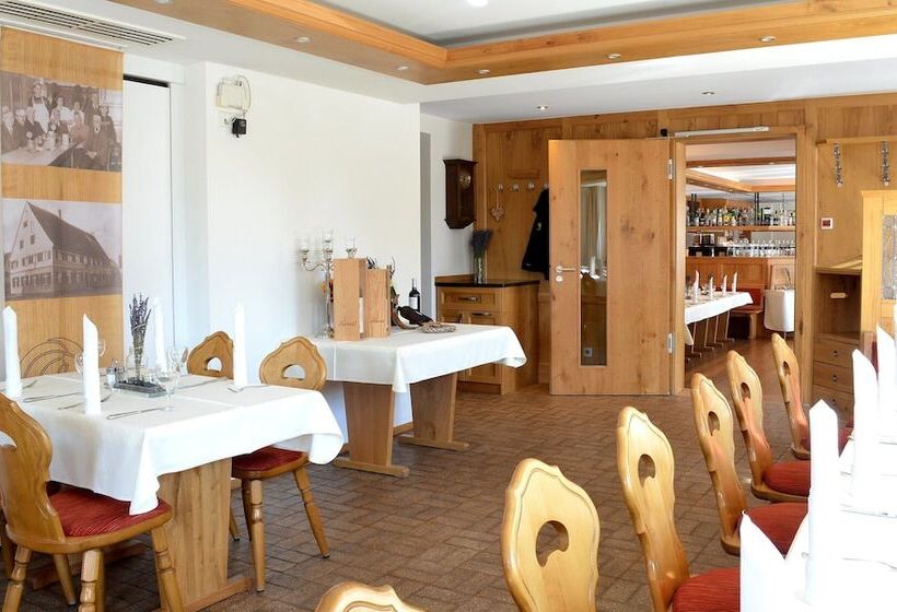 Hotel & Gasthof Lowen