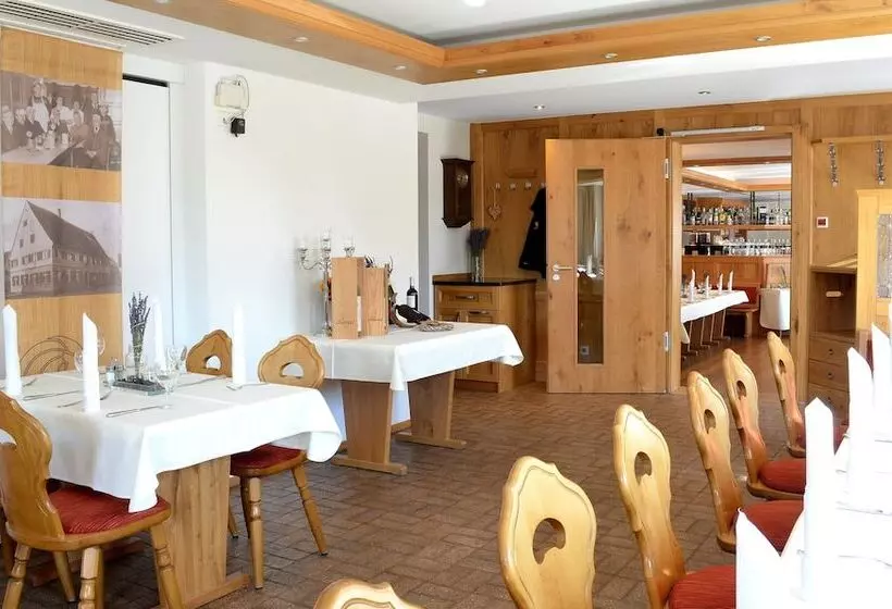 Hotell & Gasthof Lowen