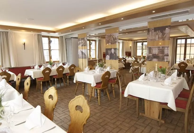 Hotell & Gasthof Lowen