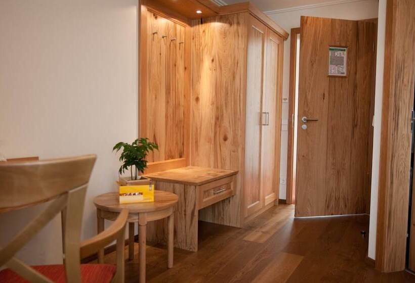 Hotel & Gasthof Lowen