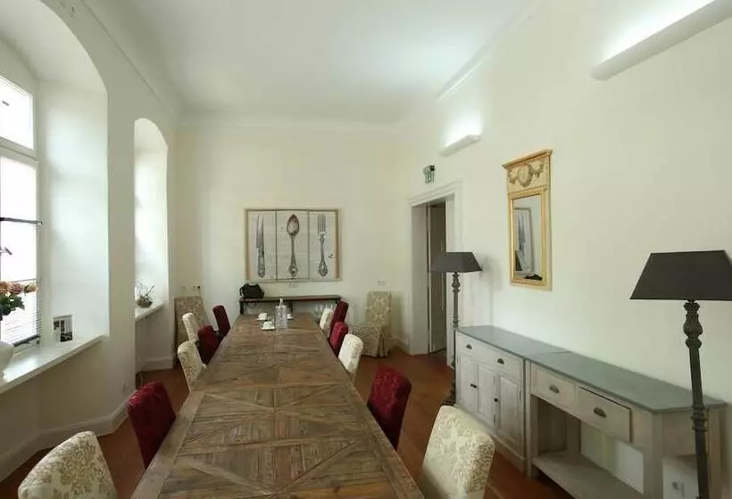 Hotelli Karolingerhof