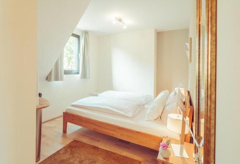 Hotel Restaurant Zur Sonne St. Peter