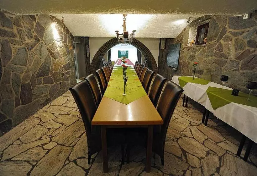 Отель Und Kongresszentrum Wanderath