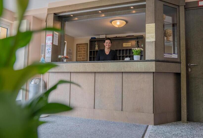 בית מלון כפרי Waghäuseler Hof Gmbh