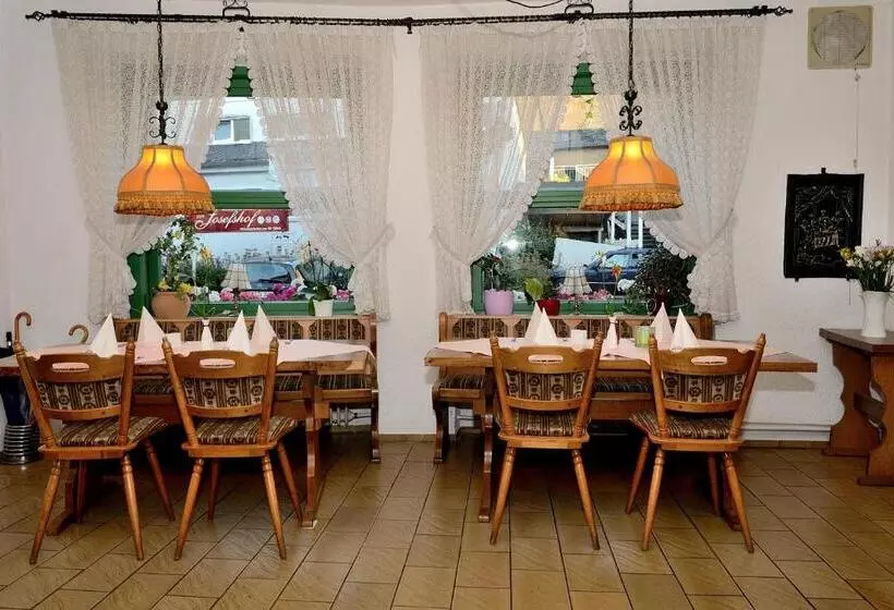 בית מלון כפרי Zum Josefshof