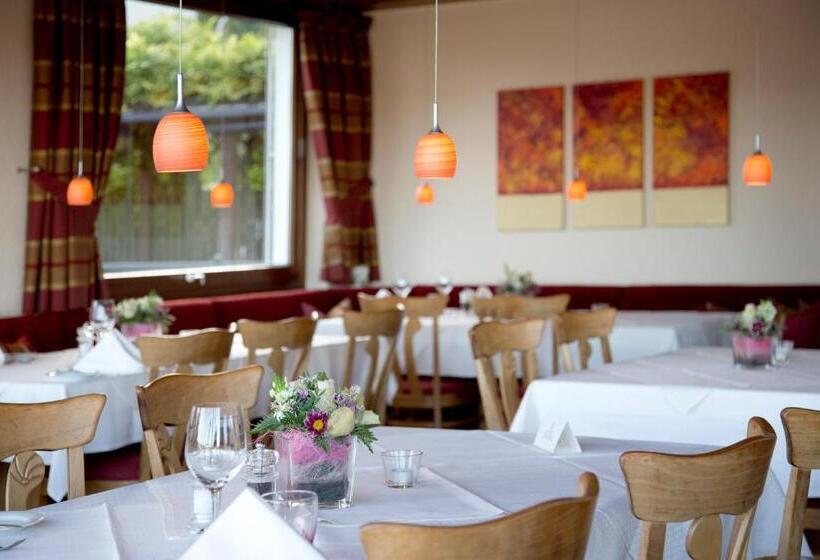 بنسيون Restaurant Hotel Maien