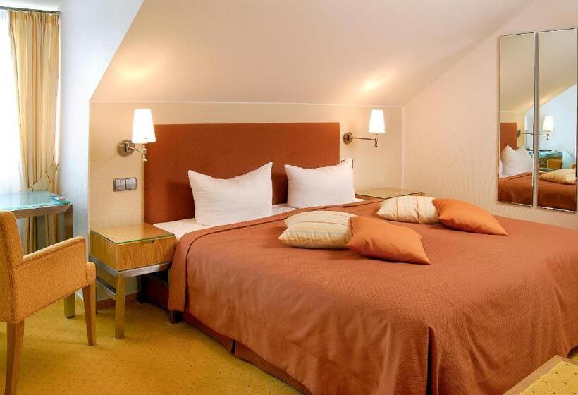 بنسيون Restaurant Hotel Maien