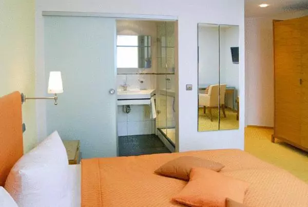 Пансион Restaurant Hotel Maien