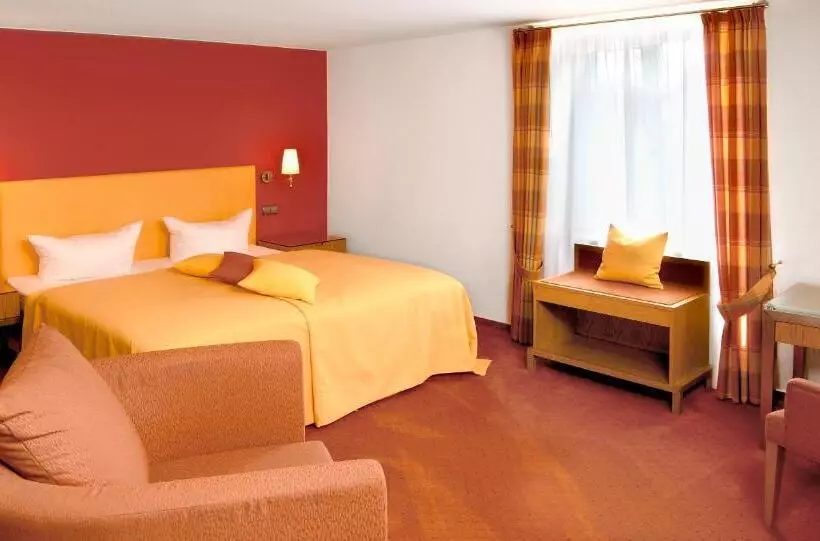 Пансион Restaurant Hotel Maien