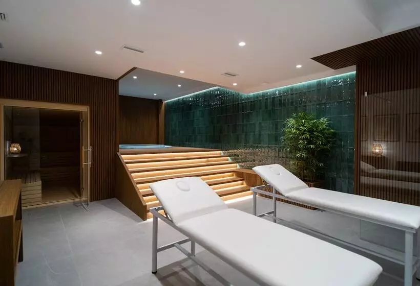 Hotelli Alannia Salou