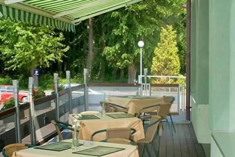 ホテル Ara Dancing Club Restauracja Ara