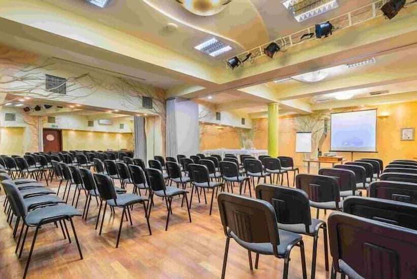 هتل Ara   Dancing Club Restauracja Ara