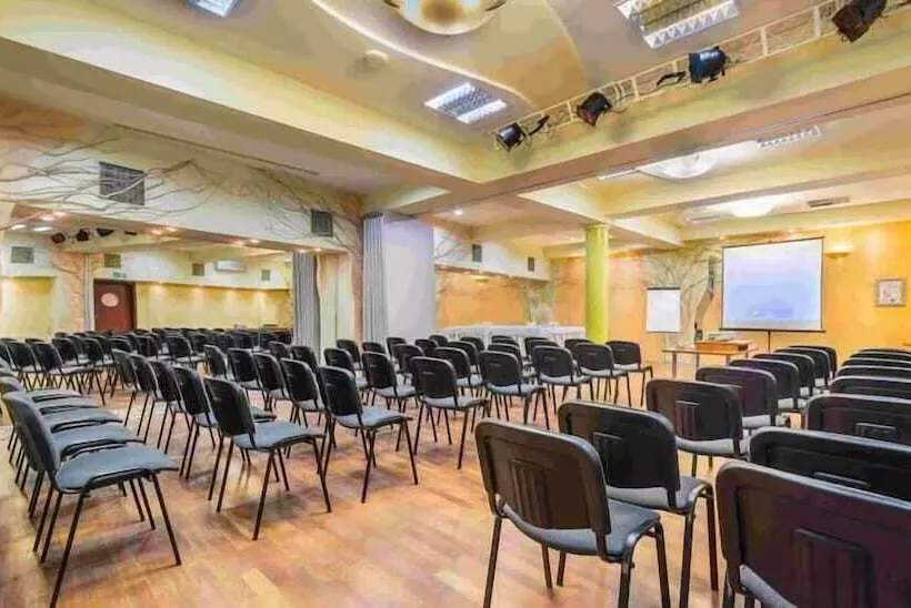 ホテル Ara Dancing Club Restauracja Ara