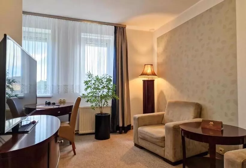 ホテル Ara Dancing Club Restauracja Ara