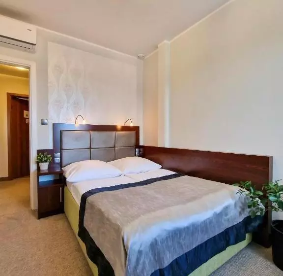 ホテル Ara Dancing Club Restauracja Ara