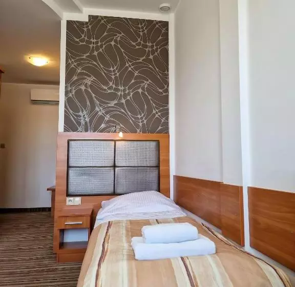 ホテル Ara Dancing Club Restauracja Ara