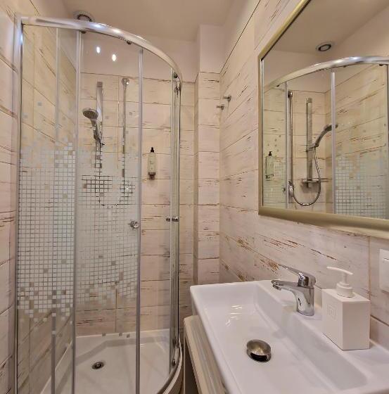 هتل Ara   Dancing Club Restauracja Ara