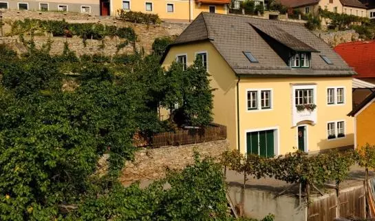 ペンション Winzerhof & Gästehaus Bernhard