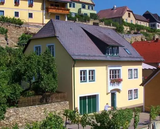 ペンション Winzerhof & Gästehaus Bernhard