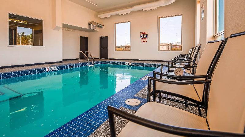 هتل Best Western Plus Estevan Inn & Suites