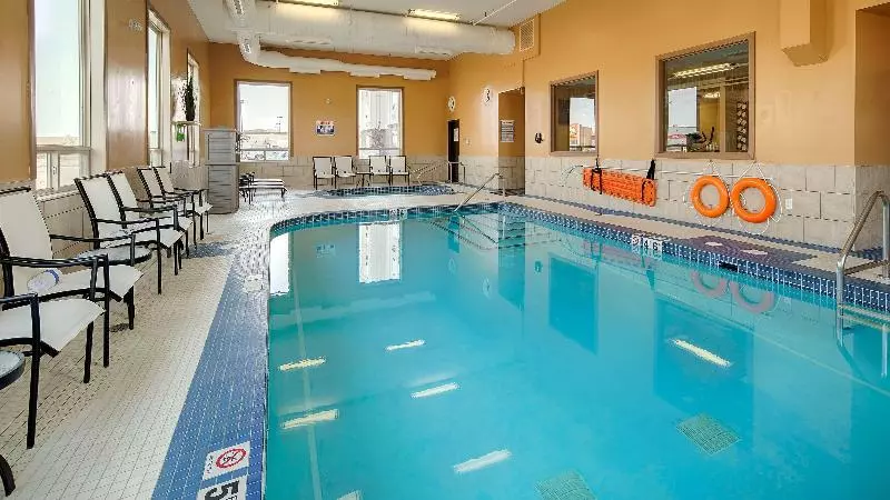 호텔 Best Western Plus Estevan Inn & Suites