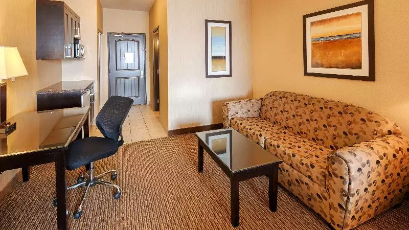 호텔 Best Western Plus Estevan Inn & Suites