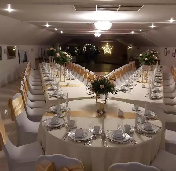 酒店 Centrum Ulan Spa