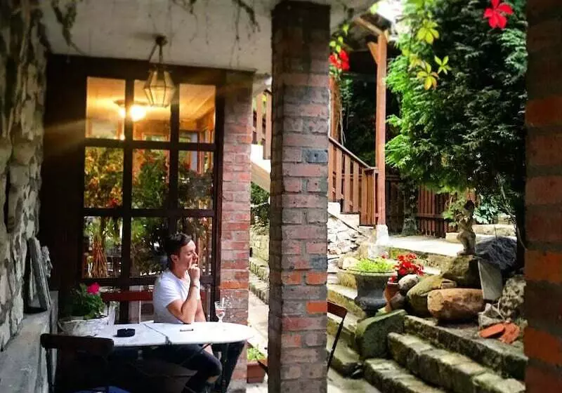 בית מלון כפרי Dworek Adamski