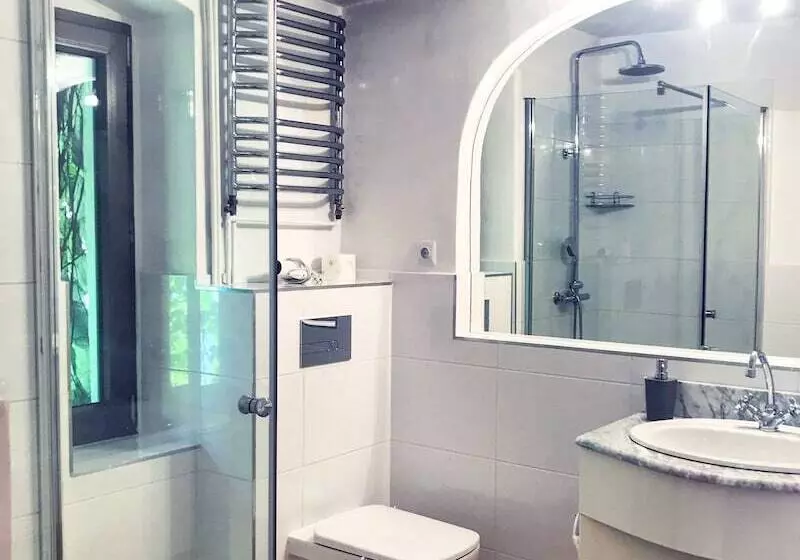 בית מלון כפרי Dworek Adamski