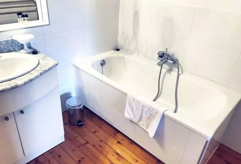 בית מלון כפרי Dworek Adamski