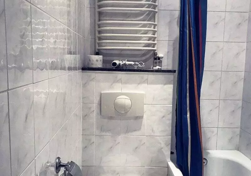 בית מלון כפרי Dworek Adamski