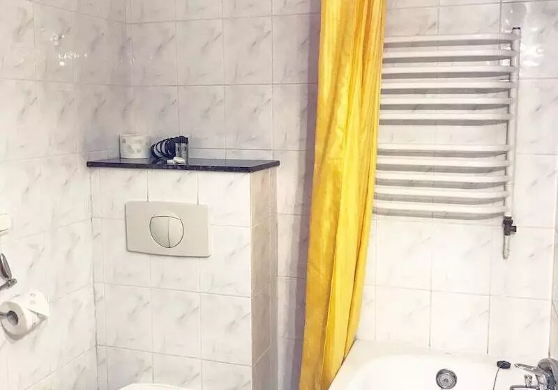 בית מלון כפרי Dworek Adamski