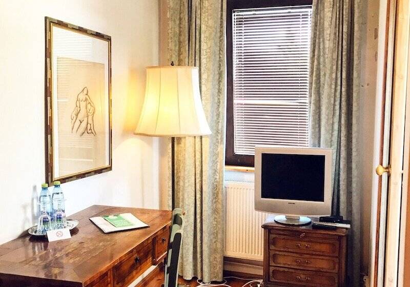 בית מלון כפרי Dworek Adamski