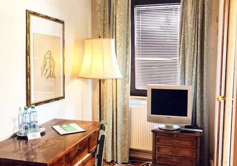 בית מלון כפרי Dworek Adamski