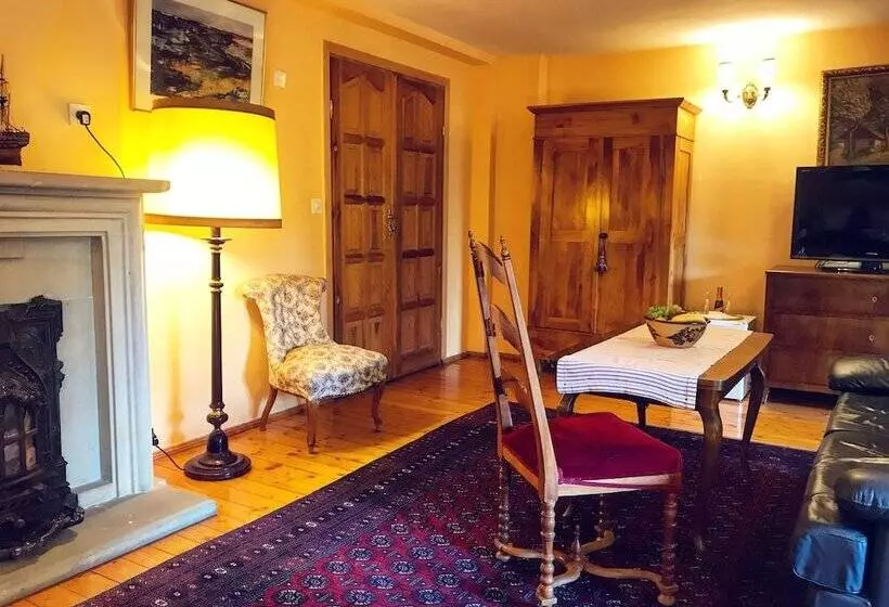 בית מלון כפרי Dworek Adamski