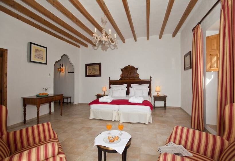 هتل Finca Can Estades