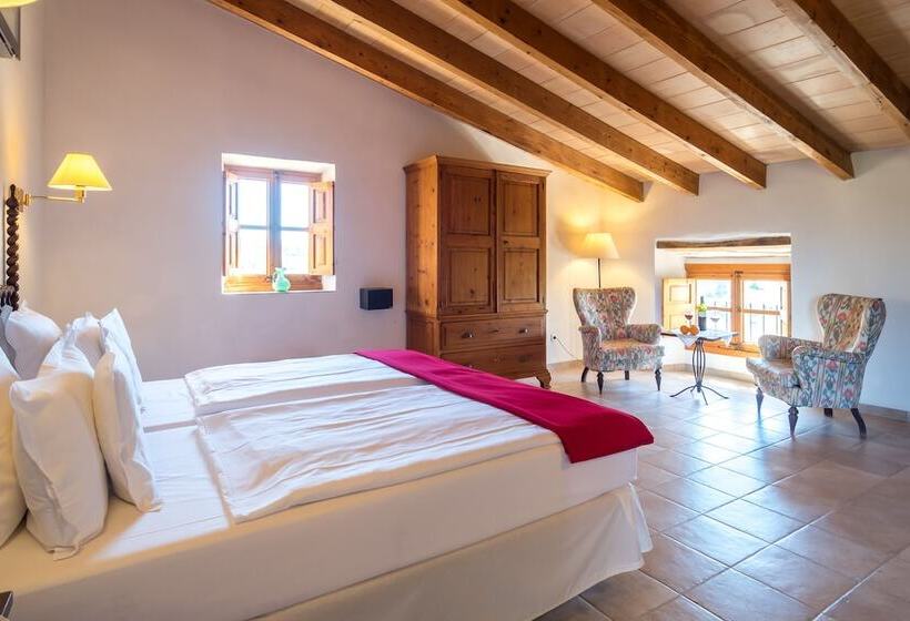 هتل Finca Can Estades