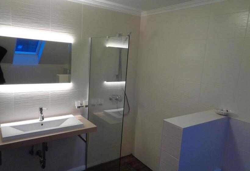 ホテル Garni Eichhornkobel