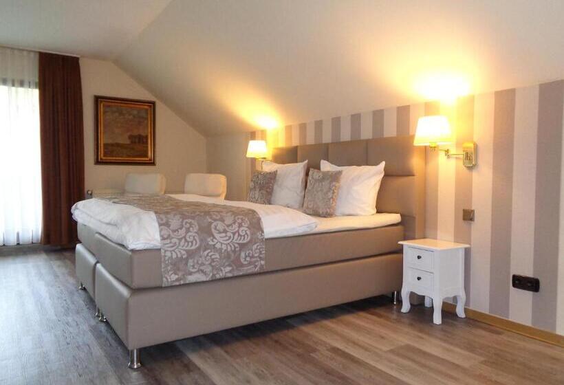 ホテル Garni Eichhornkobel