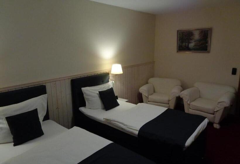 ホテル Garni Eichhornkobel