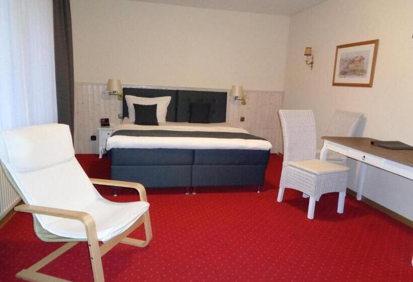 ホテル Garni Eichhornkobel