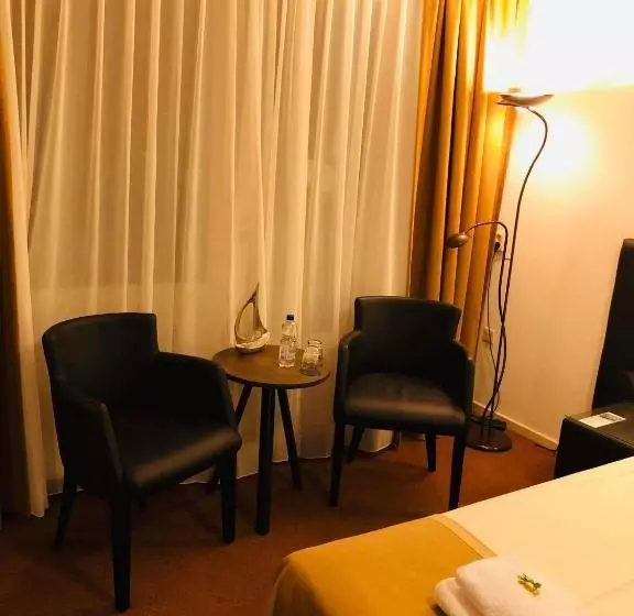 Hotel Restaurant   Cafe  Geertien