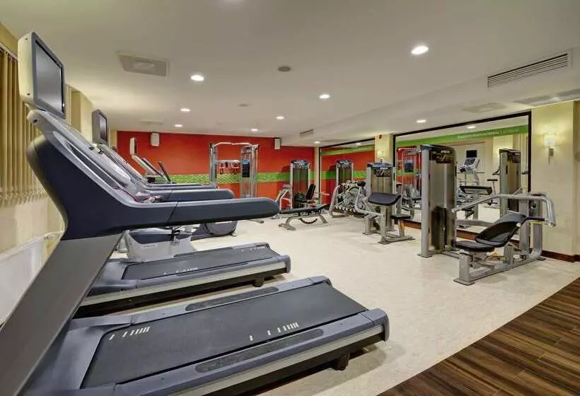 בית מלון כפרי Hampton By Hilton Volgograd Profsoyuznaya