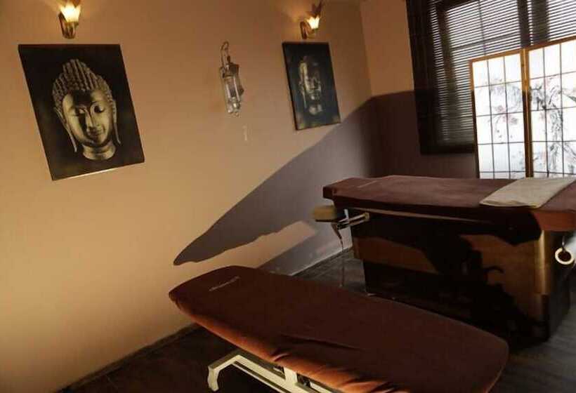 בית מלון כפרי Magnat Resort & Spa