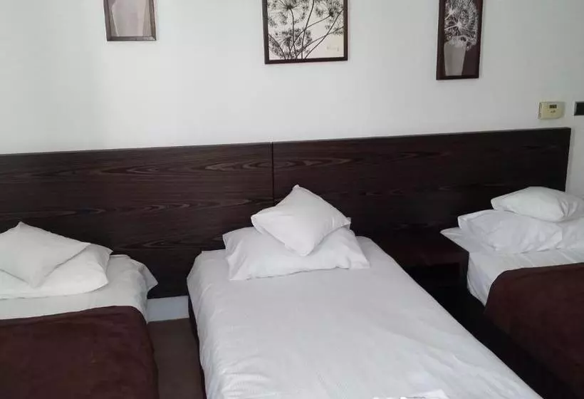 فندق Niepo Omice