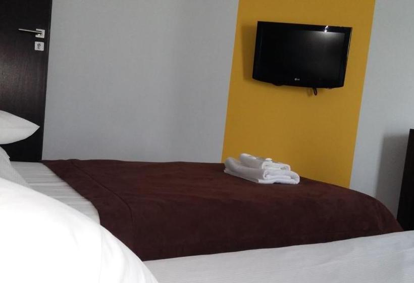 فندق Niepo Omice