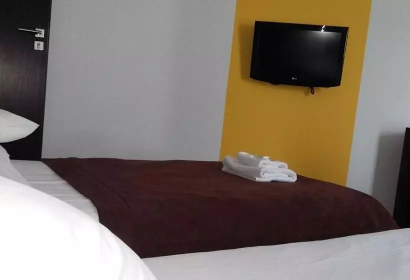 فندق Niepo Omice