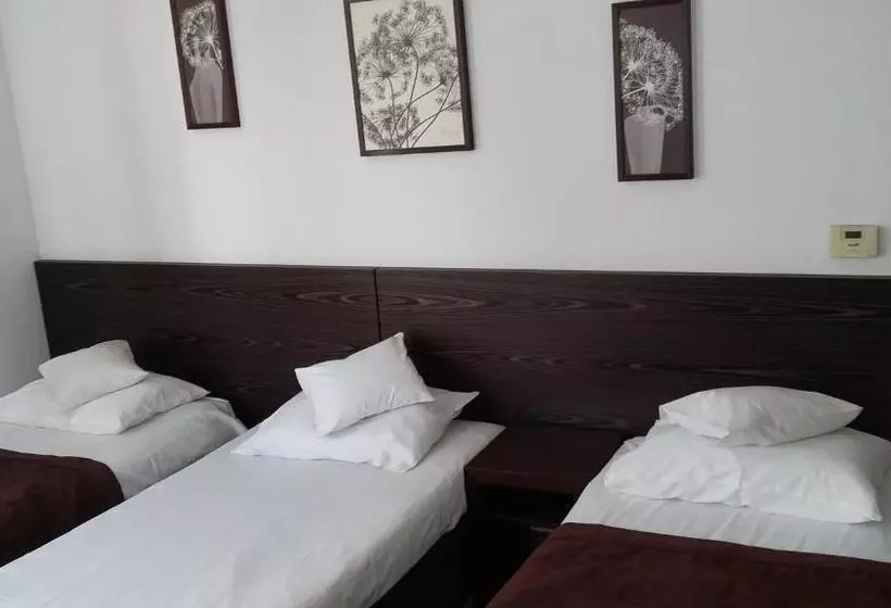 فندق Niepo Omice