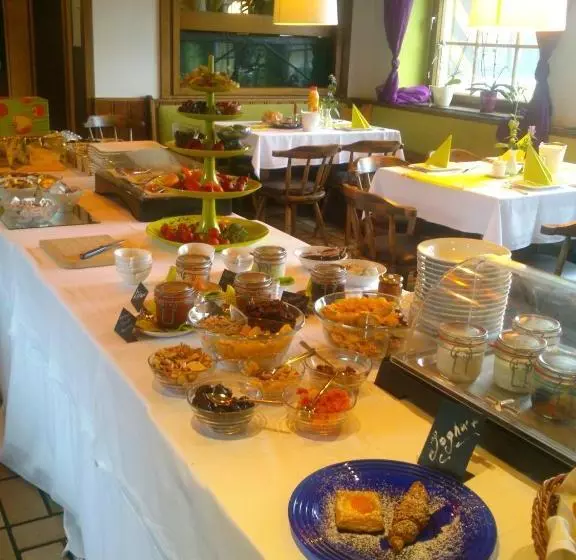 Отель Frühstückspension Pfandlwirt