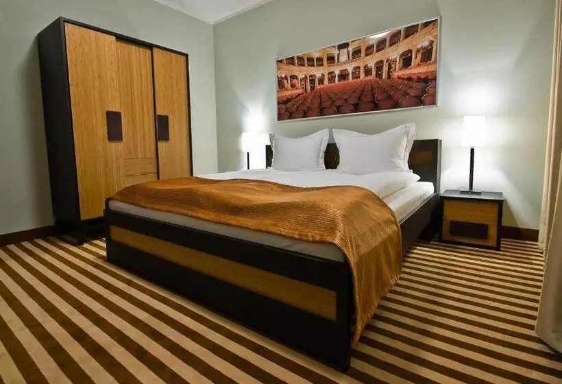 호텔 Poznański A2